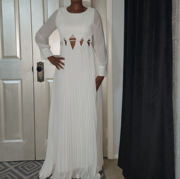 NEW White floor length pleated long sleeve cutout gown Size 8 - Picture 6 of 16